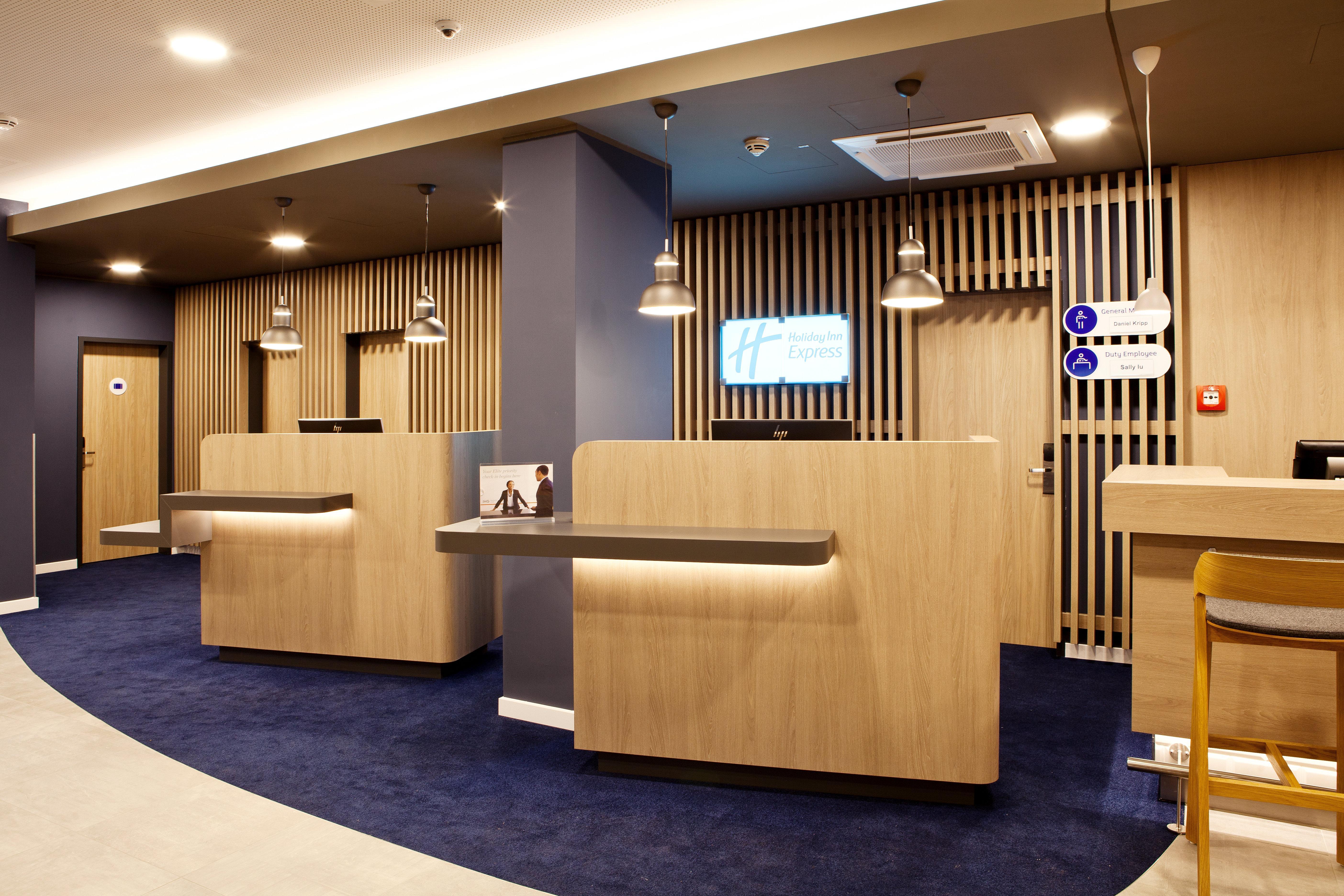 Holiday Inn Express - Sindelfingen By Ihg Екстериор снимка