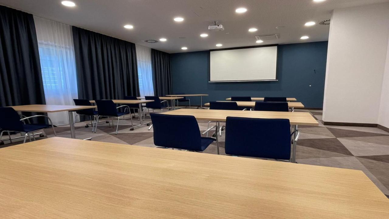 Holiday Inn Express - Sindelfingen By Ihg Екстериор снимка
