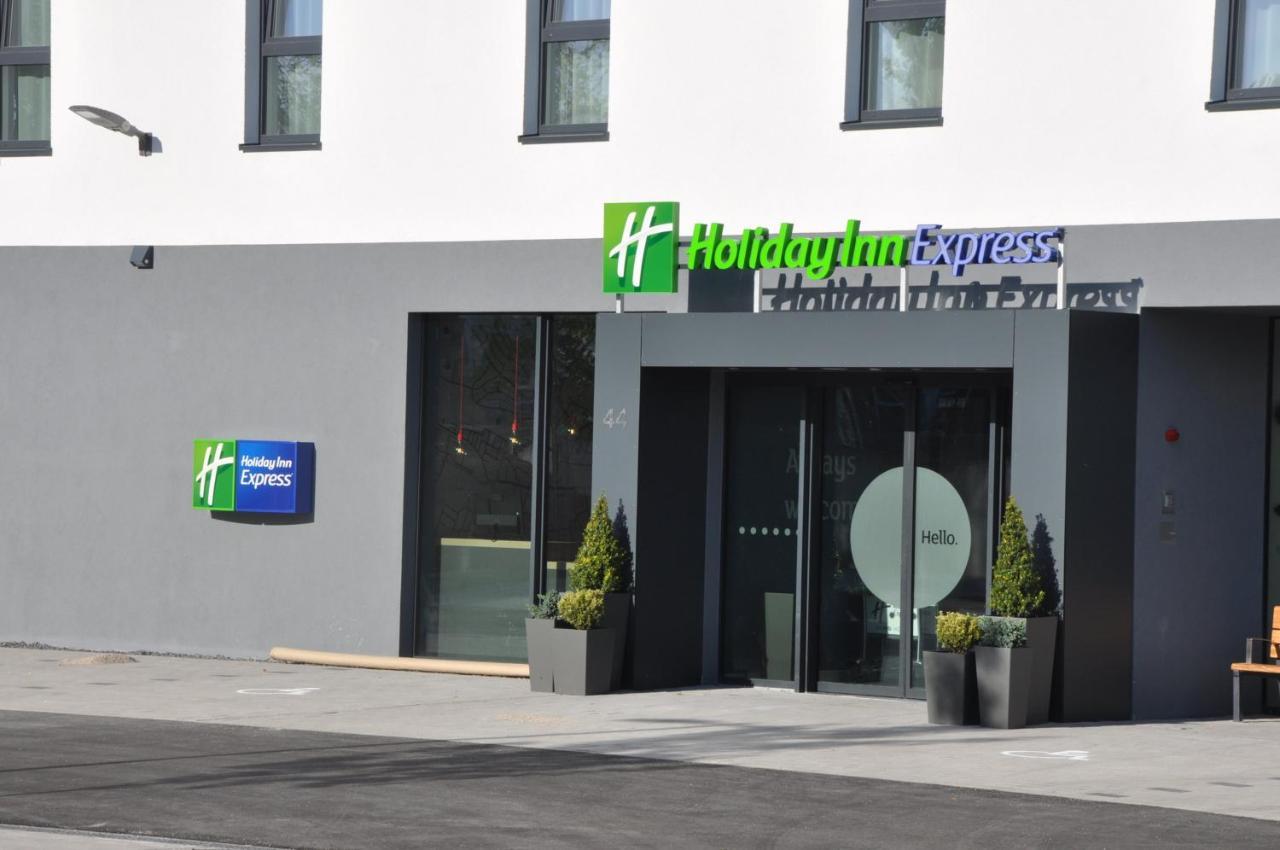 Holiday Inn Express - Sindelfingen By Ihg Екстериор снимка
